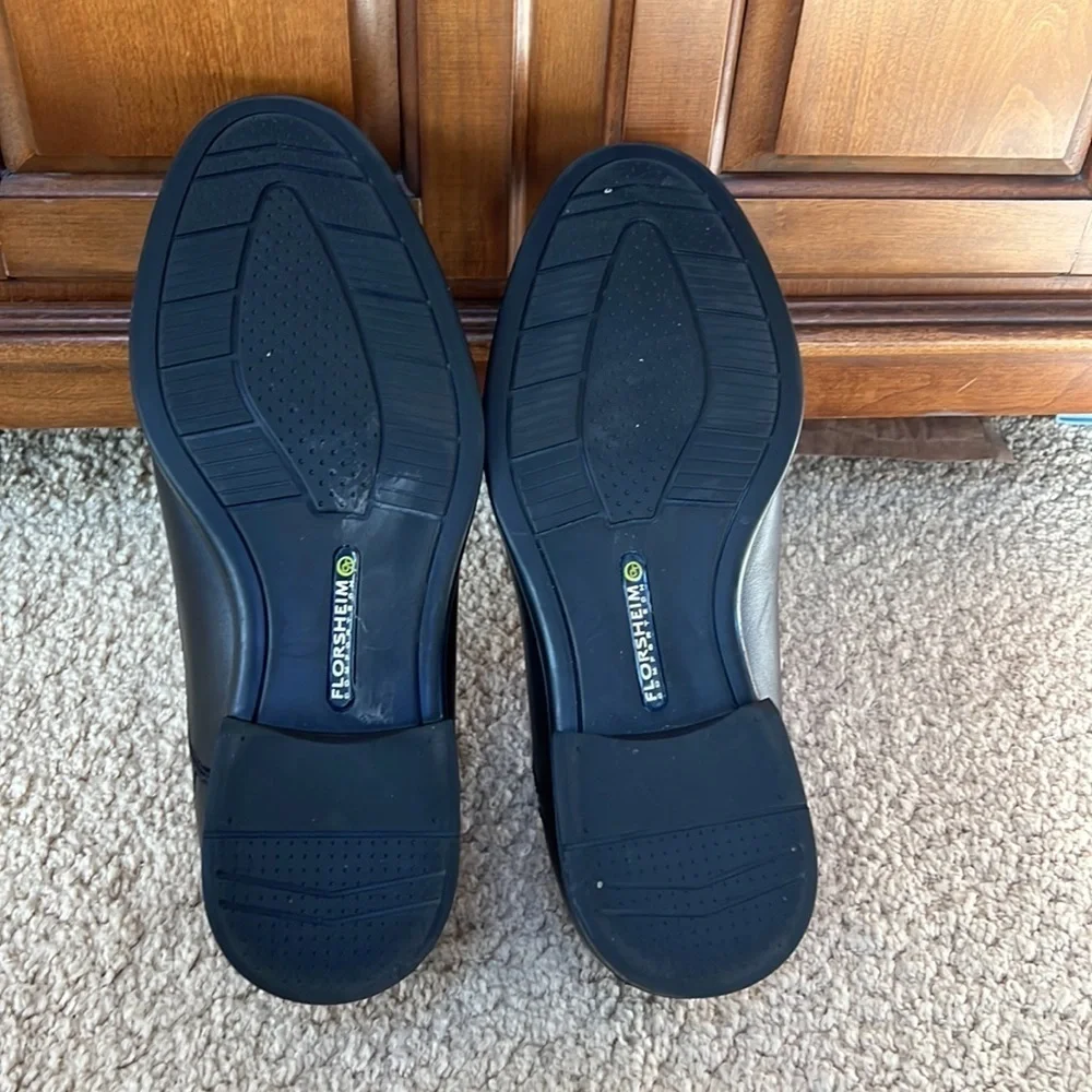 Florsheim ortholite mens SZ 8D black leather loafers.